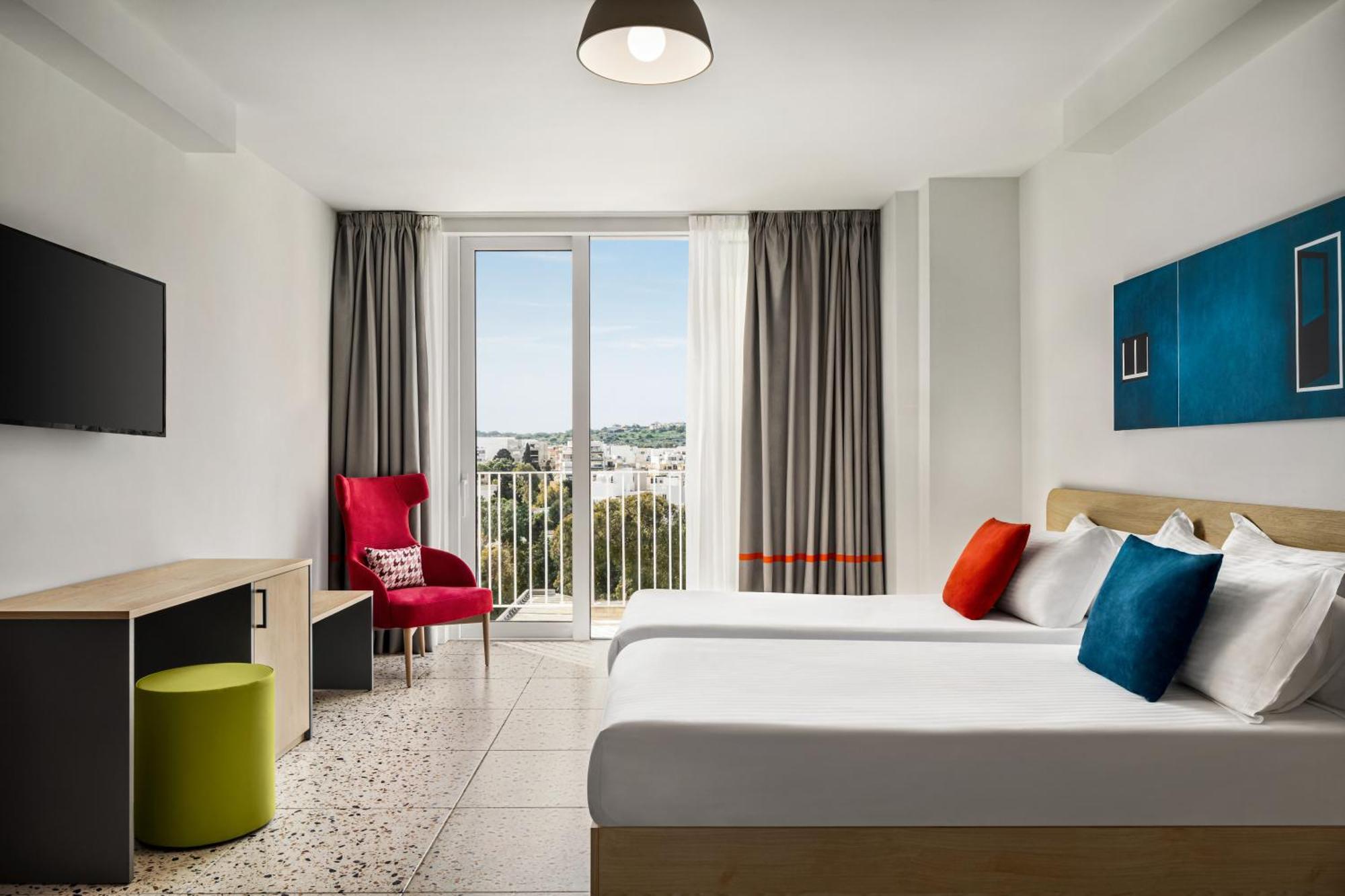 Quadro Hotel, Trademark Collection By Wyndham Saint Julian's Exterior photo