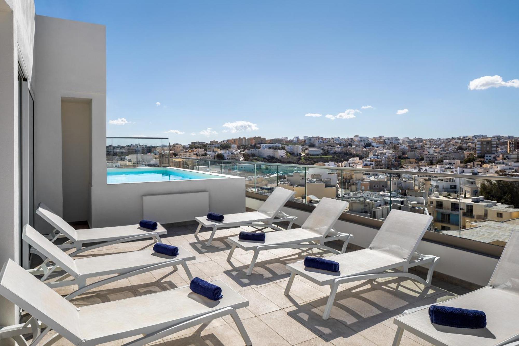 Quadro Hotel, Trademark Collection By Wyndham Saint Julian's Exterior photo