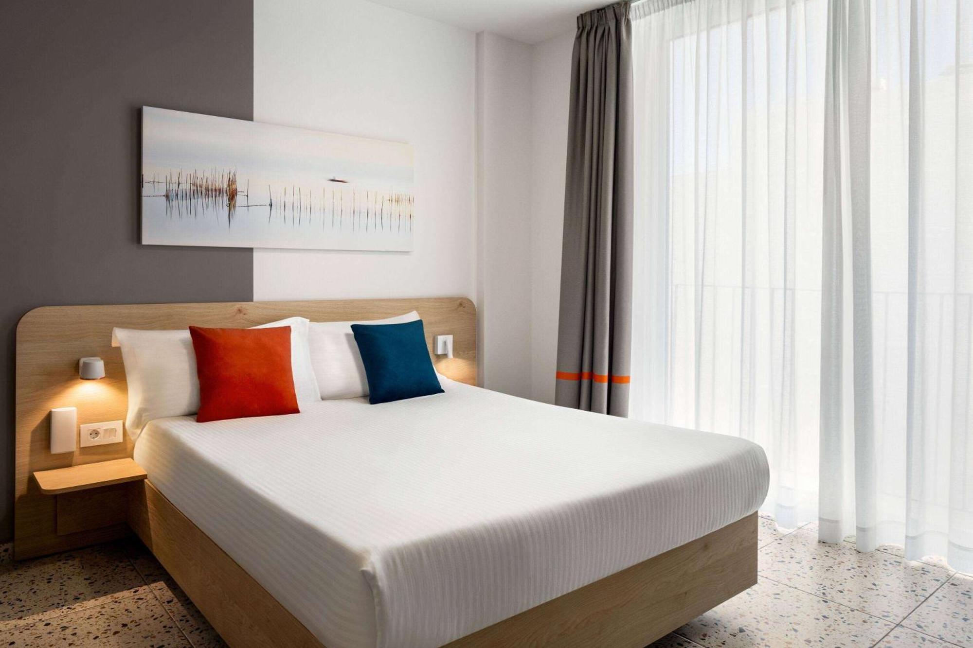 Quadro Hotel, Trademark Collection By Wyndham Saint Julian's Exterior photo