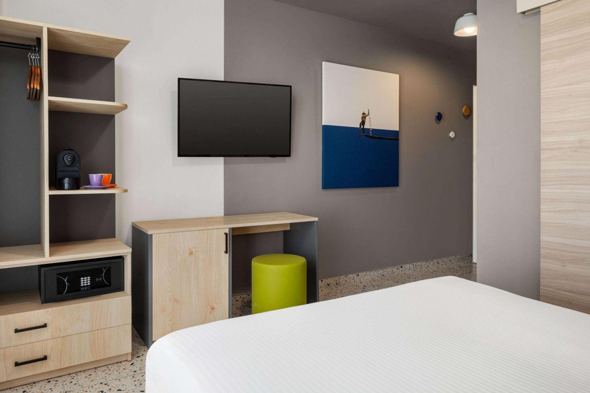 Quadro Hotel, Trademark Collection By Wyndham Saint Julian's Exterior photo