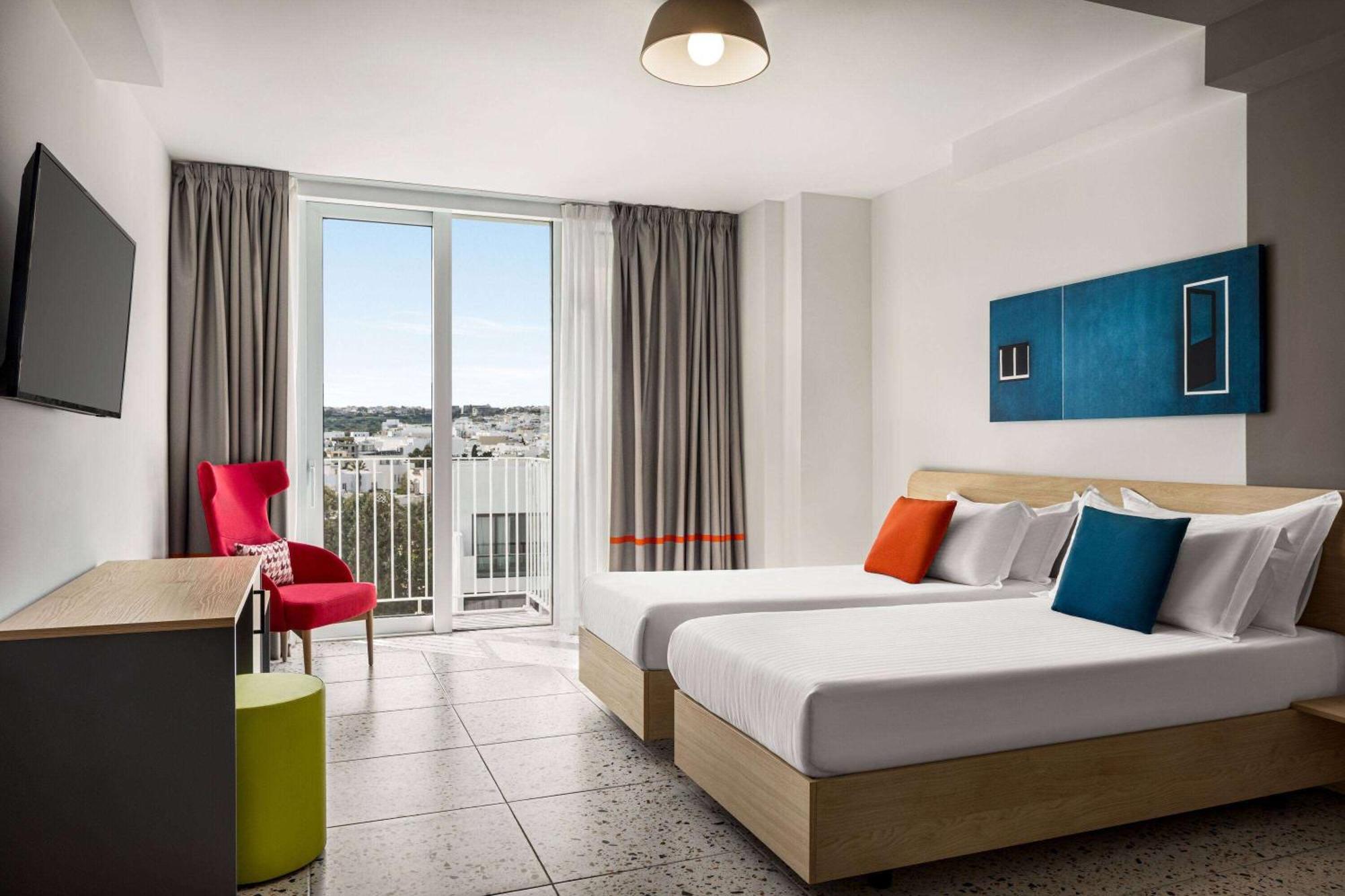 Quadro Hotel, Trademark Collection By Wyndham Saint Julian's Exterior photo